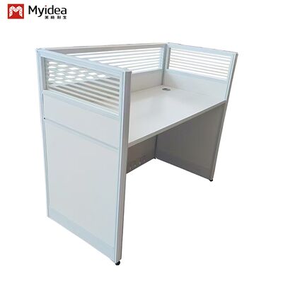 অফিস ওয়ার্কস্টেশনের জন্য আধুনিক কাঠের স্টাফ ডেস্ক কাঁচের স্ক্রিন সহ তৈরি